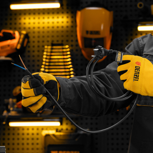 Шнур сетевой Energy Series DENZEL, ПВС, 1,5 м, 2 x 1,5 мм, с неразборной вилкой, черный