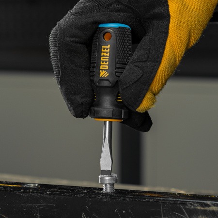 Отвертка DENZEL SL6x38 мм, CrV, трехкомпонентная рукоятка