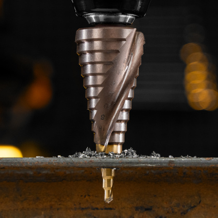 Сверло ступенчатое DENZEL, 4-6-8-10-12-14-16-18-20-22-24-26-28-30-32 мм, Р6М5К5, 6-гр. хвостовик