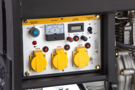 Дизельный генератор DENZEL DD6300Е, 5 кВт, 220 В/50 Гц, 15 л, электростартер