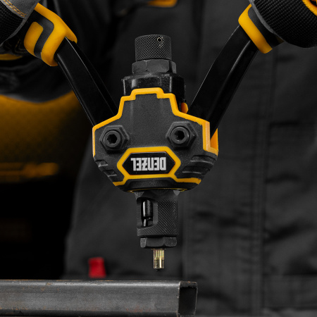 Заклепки резьбовые DENZEL стальные, оцинкованные, М4, пластиковый кейс, 140 шт.