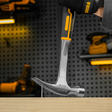 Молоток-гвоздодер DENZEL 560 г, цельнометаллический, двухкомпонентная рукоятка