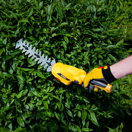 Ножницы-кусторез DENZEL G801E с телескопической штангой, с аккумулятором 7.2В Li-Ion 1.5 Ач