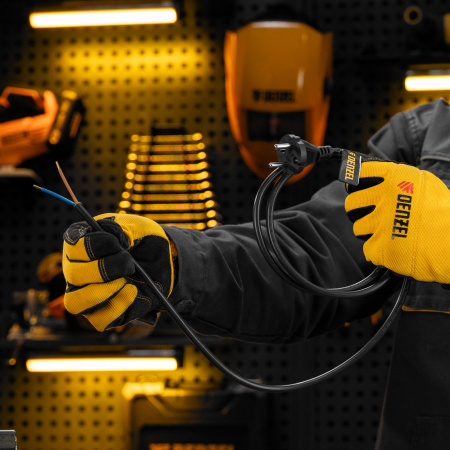 Шнур сетевой Energy Series DENZEL, ПВС, 1,5 м, 2 x 1,5 мм, с неразборной вилкой, черный