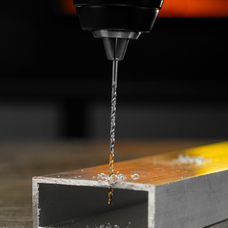 Сверло спиральное по металлу DENZEL 2,5 х 95 мм Р6М5, Golden Tip, удлиненное, 2шт. Сверло спиральное по металлу DENZEL 2,5 х 95 мм Р6М5, Golden Tip, удлиненное, 2шт.