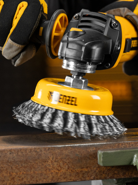 Щетка для УШМ DENZEL 746273, 125 мм, «чашка», крученая нержавеющая проволока 0.5 мм, М14