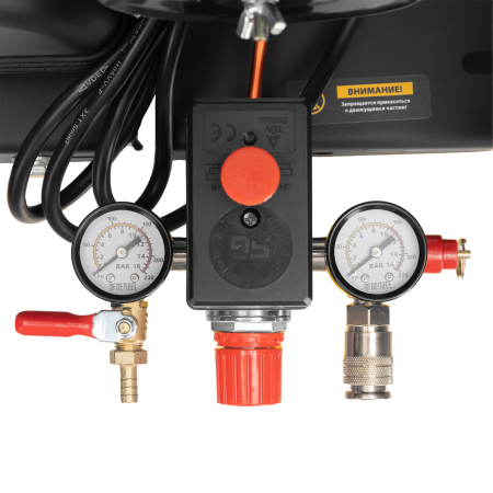 Компрессор воздушный DENZEL BCV2200/100V, 2.3 кВт, ременный привод, 100 литров, 440 л/мин