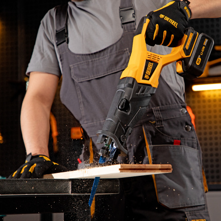 Пила сабельная аккумуляторная бесщет DENZEL BRC-120-0, 18В Li-Ion