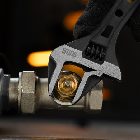 Ключ разводной DENZEL 135 мм, CrV, кованый, укороченная рукоятка