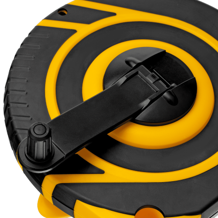 Рулетка геодезическая DENZEL 30 м х 15 мм, закрытый корпус, фиберглассовая лента