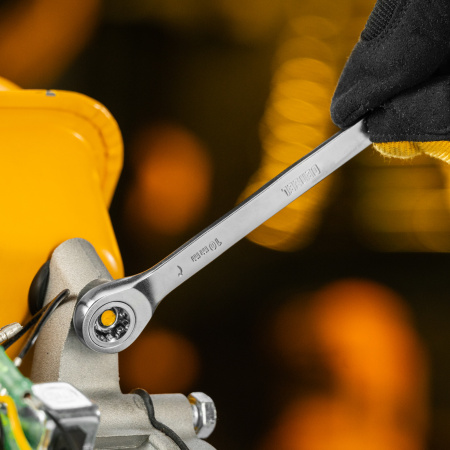 Ключ комбинированный трещоточный DENZEL, 10 мм, CrV, матовый хром