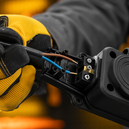 Шнур сетевой Energy Series DENZEL, ПВС, 1,5 м, 2 x 1 мм, с неразборной вилкой, черный