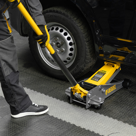 Домкрат гидравлический подкатной DENZEL 3 т, 125-470 мм, быстрый подъем, проф.