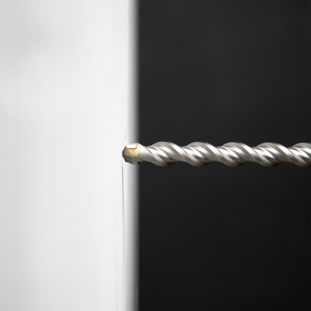 Бур по бетону DENZEL 705037, 16 x 210 мм, двойная спираль, три пылеотводящие кромки