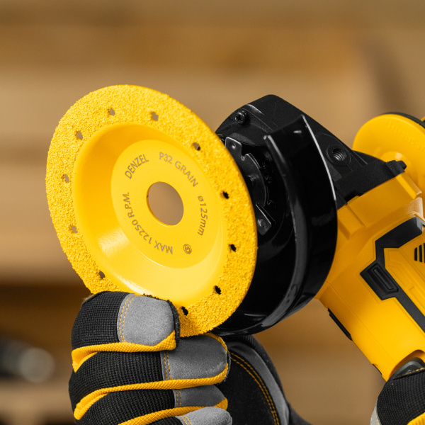 Чашка твердосплавная зачистная DENZEL, 125 мм, Плоская, мелкое зерно #32