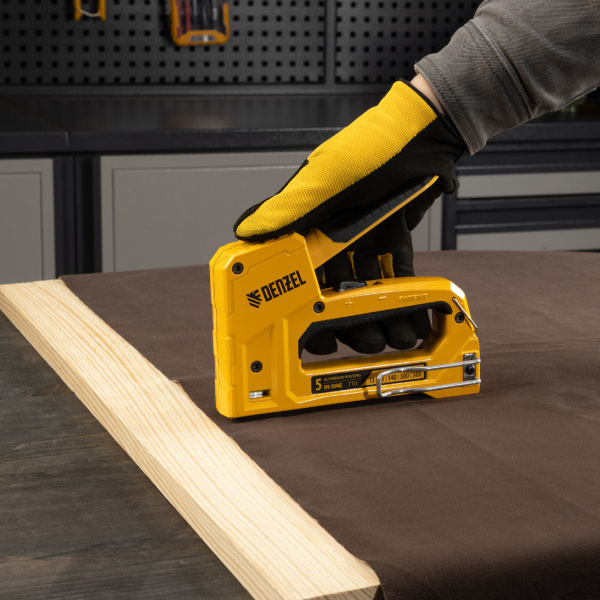 Степлер мебельный DENZEL тип 53 и 13, 6-14мм, тип 140, 10-14мм, тип 300, 15мм, тип 500, 15мм