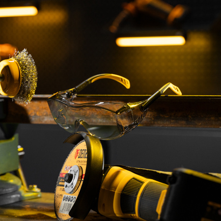 Очки защитные DENZEL открытые, поликарбонатные, увеличенная дымчатая линза, регулируемые дужки