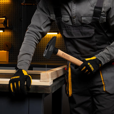 Молоток слесарный DENZEL 1000 г, кованый квадратный боек, буковая рукоятка