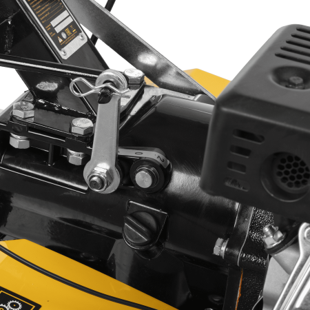 Мотоблок DPT-270X, 7 л.с., диск.сцеп, шир 90 см, глуб 35 см,фрез 3х4,ВОМ,скор 2В/1Н,кол 8" Denzel