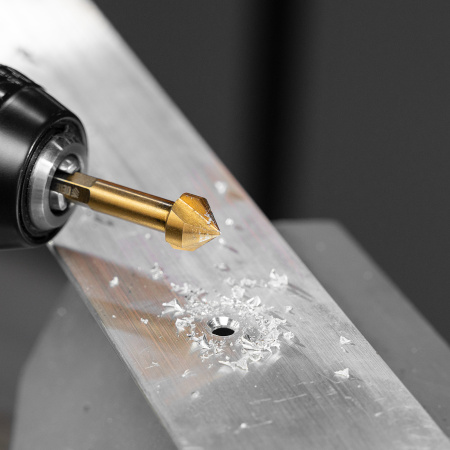 Набор зенковок DENZEL HSS, M3-M10, 6 шт, металл. кейс