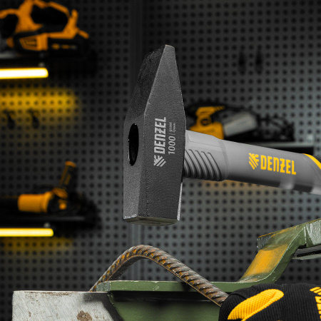 Молоток слесарный DENZEL 1000 г, кованый, фибергласовая  рукоятка c TPR покрытием