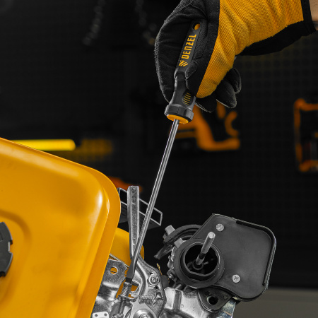 Отвертка DENZEL SL5x150 мм, CrV, трехкомпонентная рукоятка