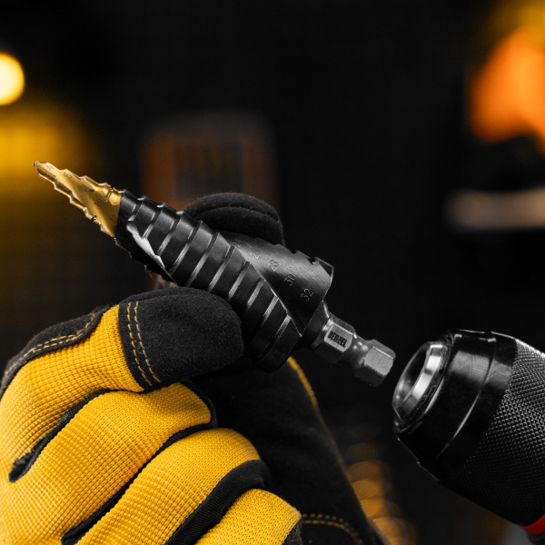 Сверло ступенчатое DENZEL, 4-6-8-10-12-14-16-18-20-22-24-26-28-30-32 мм, Р6М5, 6-гр. хвостовик