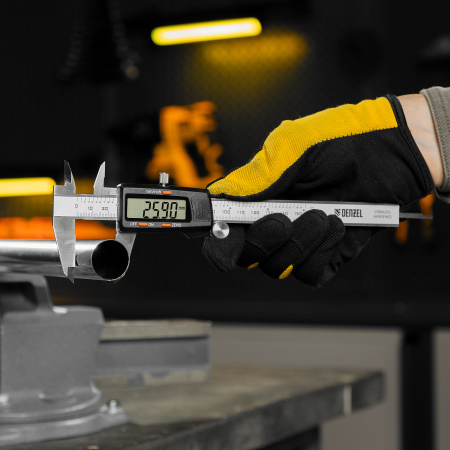 Штангенциркуль DENZEL 150 мм, электронный, с глубиномером