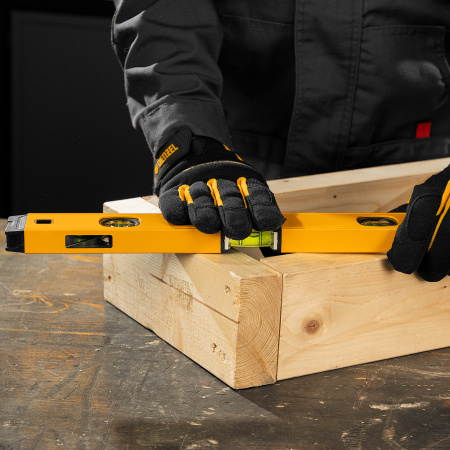 Уровень алюминиевый DENZEL магнит., фрезерованный, 3 глазка (1 зеркал.), 0,5 мм/м, 400 мм