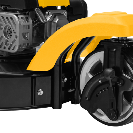 Газонокосилка бензиновая DENZEL GLT-460SP-T, Trike 150 см3, 46 см, привод, панель, 60л Газонокосилка бензиновая DENZEL GLT-460SP-T, Trike 150 см3, 46 см, привод, панель, 60л