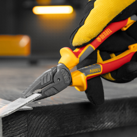 Плоскогубцы комбинированные DENZEL диэлектрические трехкомпонентные рукоятки до 1000 В, 180 мм