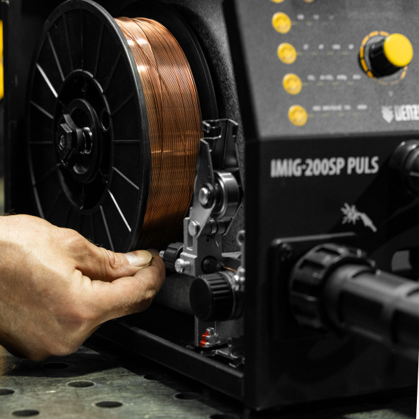 Аппарат инвертор. полуавтомат. cварки DENZEL IMIG-200SP Pulse, 200 А, ПВ 60%, катушка 5 кг