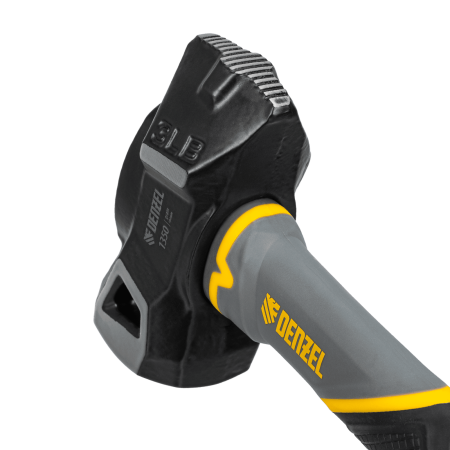 Кувалда с клиновидным бойком DENZEL 1,35 кг, фибергласовая рукоятка c TPR