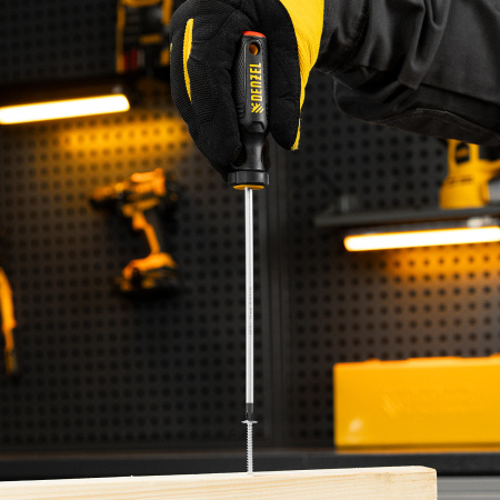 Отвертка DENZEL PH1х150 мм, S2, 3к рукоятка