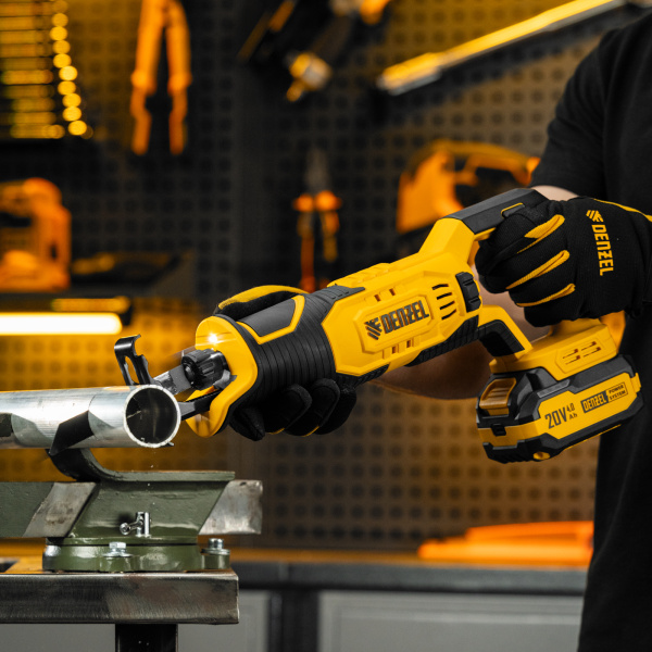 Пила сабельная аккумуляторная DENZEL RS-180,  Li-Ion, 20 В