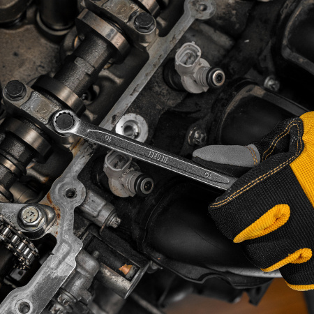 Набор инструментов DENZEL 1/2", 1/4", CrV, S2, пластиковый кейс, 64 предмета