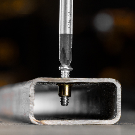 Заклепки резьбовые DENZEL стальные, оцинкованные, М4, пластиковый кейс, 140 шт.