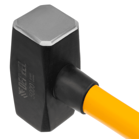 Кувалда DENZEL 5000 г, кованая, фибергласовая  рукоятка c TPR покрытием, 880 мм