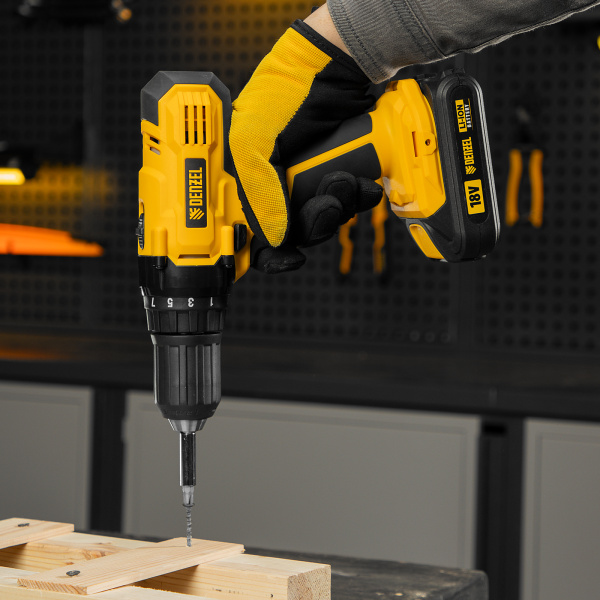 Аккумуляторная дрель-шуруповерт DENZEL CDL-IB-18-02, 18 В, Li-Ion, 2 x 1.5 Ач