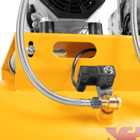 Компрессор безмасляный, малошумный DENZEL DLS 3300/100, 3300 Вт,3x1100, 100 л, 570 л/мин ,блок управления Компрессор безмасляный, малошумный DENZEL DLS 3300/100, 3300 Вт,3x1100, 100 л, 570 л/мин ,блок управления