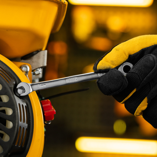 Ключ комбинированный трещоточный DENZEL, 8 мм, CrV, матовый хром