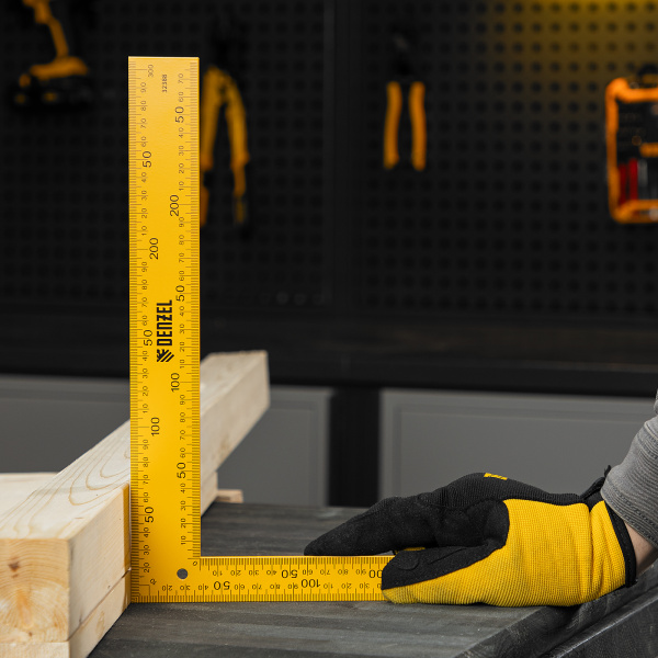 Угольник стальной DENZEL 200 х 300 мм