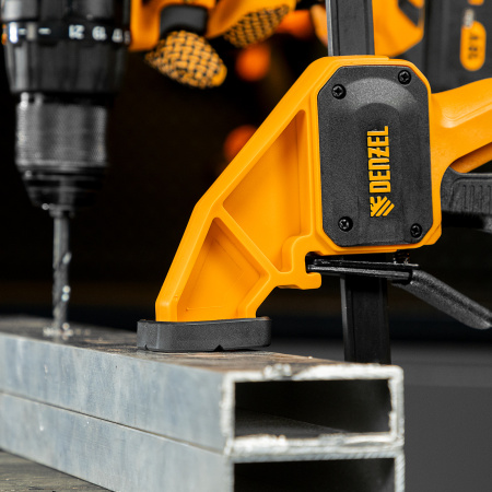 Струбцина DENZEL F-образная, быстрозажимная, 300 х 80 мм, усиленный нейлоновый корпус