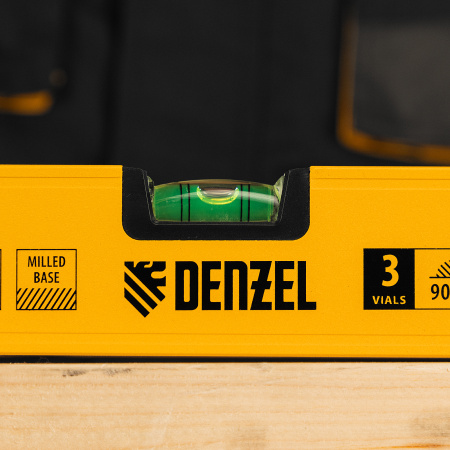 Уровень алюминиевый DENZEL магнит., фрезерованный, 3 глазка (1 зеркал.), 0,5 мм/м, 800 мм