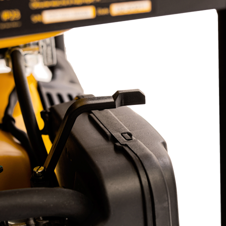 Генератор бензиновый DENZEL GE 7900, 6.5 кВт, 220 В/50 Гц, 25 л, ручной старт