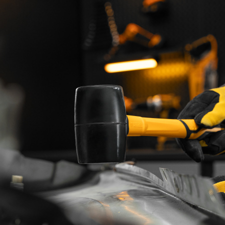 Киянка резиновая DENZEL 450 г, черная, фибергласовая рукоятка c TPR покрытием