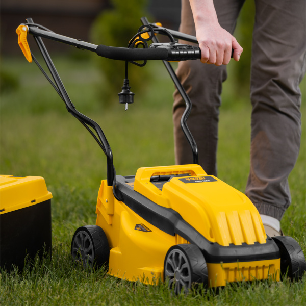 Газонокосилка электрическая DENZEL GMC-1200, шир.,32см, 1200 Вт, 3 уров., травосб. 30 л